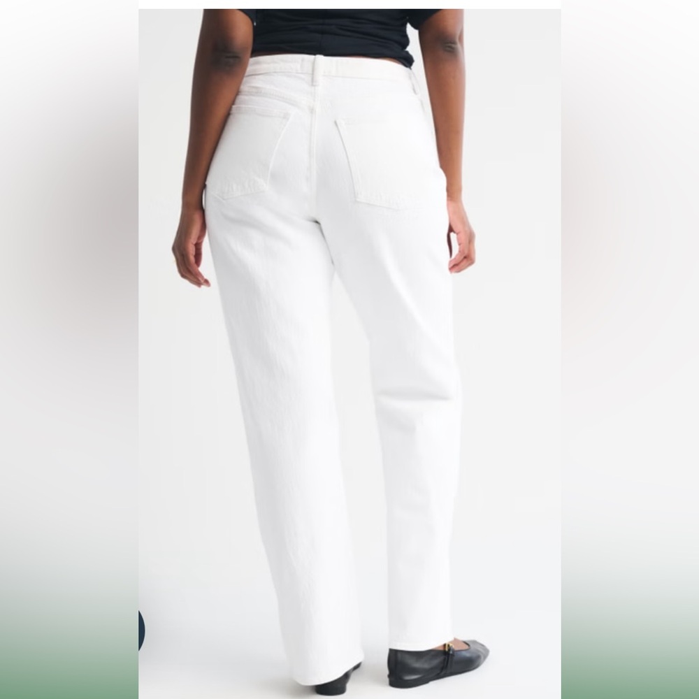 Abercrombie & Fitch Curve Love 90s Straight Ultra High Rise Jeans - Picture 3 of 7